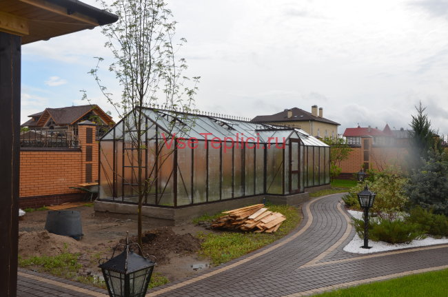 Теплица из стекла Botanik-t с мини-тамбуром