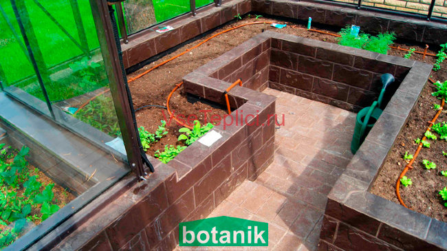 Теплица из стекла Botanik-t с мини-тамбуром Теплица из стекла Botanik-t с мини-тамбуром