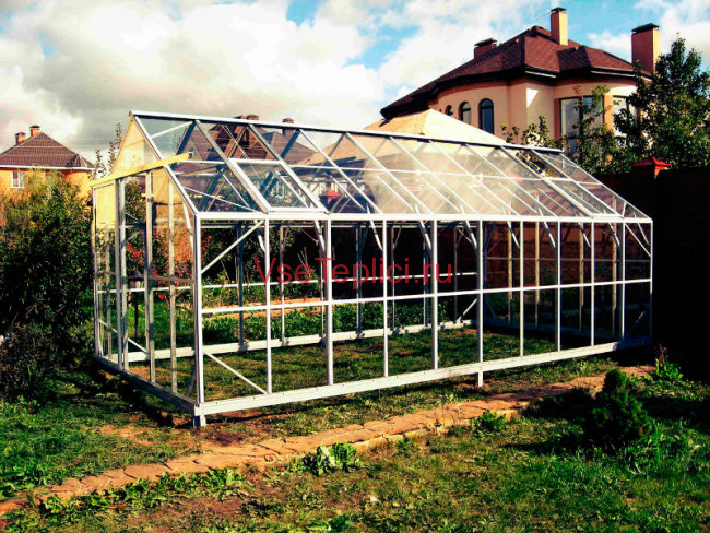 Теплица со стеклом Удача-11 3x4,7 м