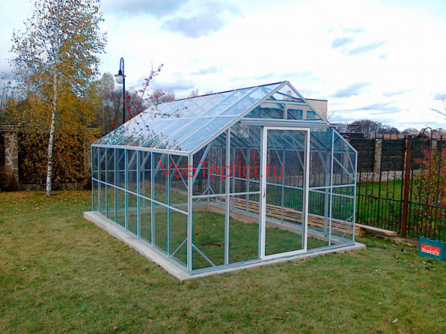 Теплица со стеклом Удача-11 3x4,7 м