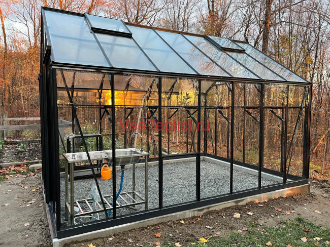 Алюминиевая теплица "TeploGarden" M 9 кв. м. 3,06*3,06 Алюминиевая теплица "TeploGarden" M 9 кв. м. 3,06*3,06